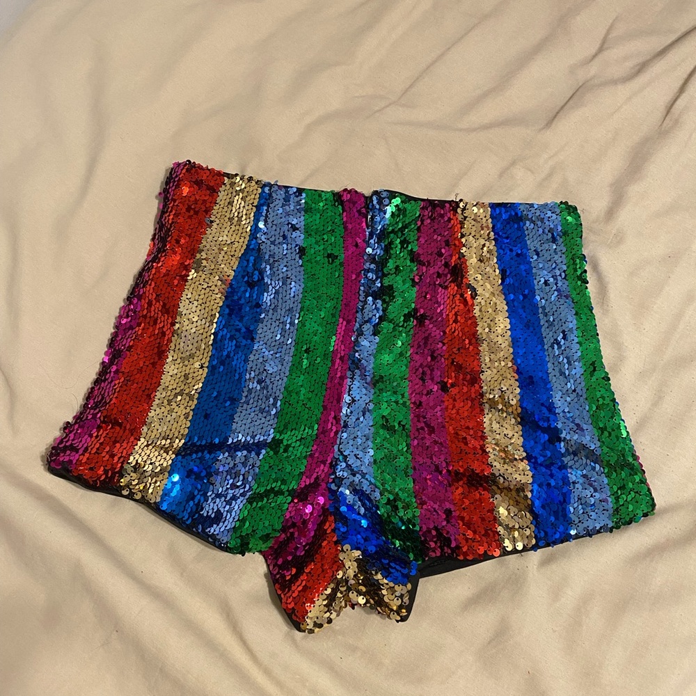 Rave/festival shorts